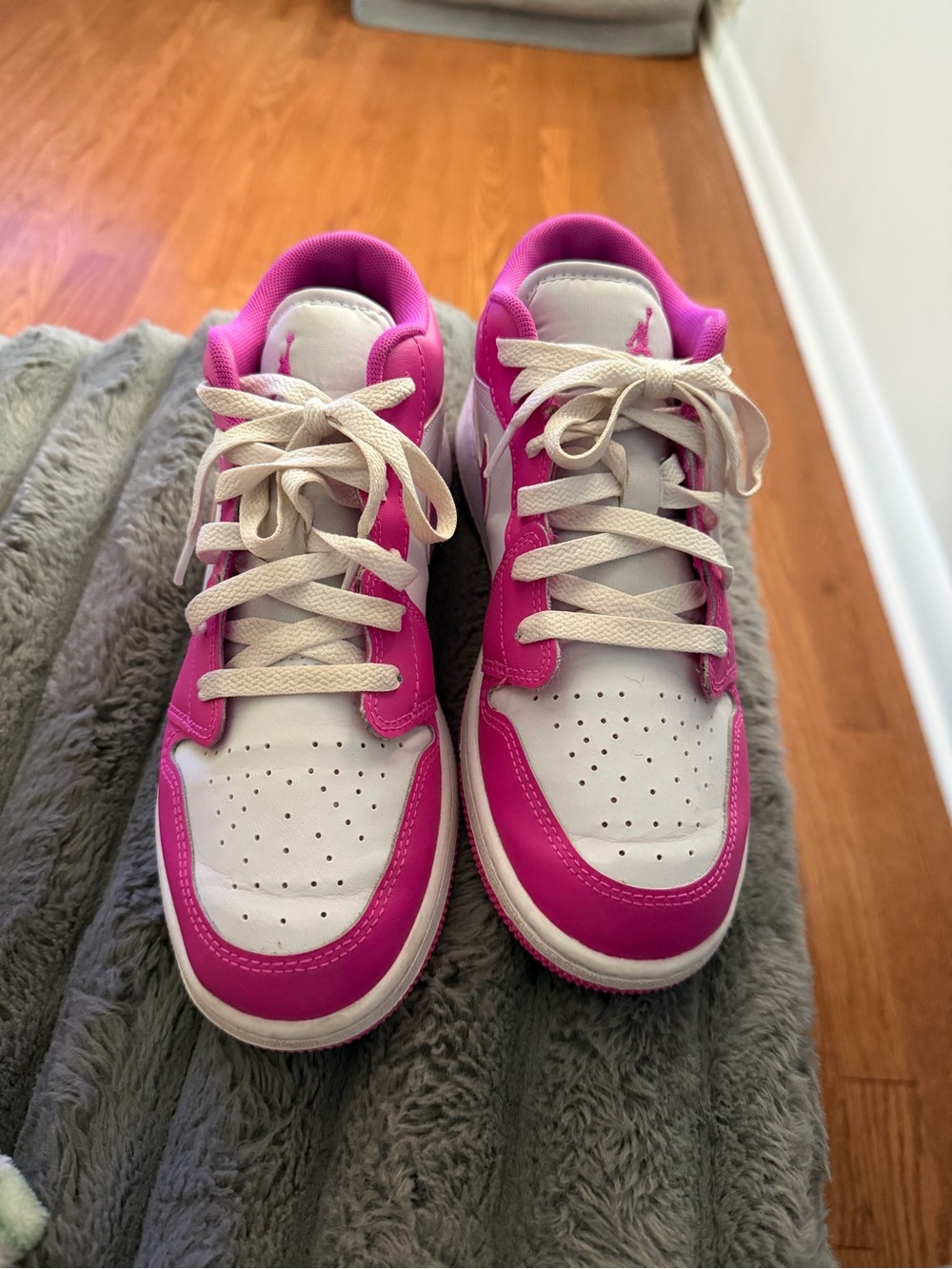 Nike Dunks - Girls' White and Bright Pink Low-Top Sneakers - Youth